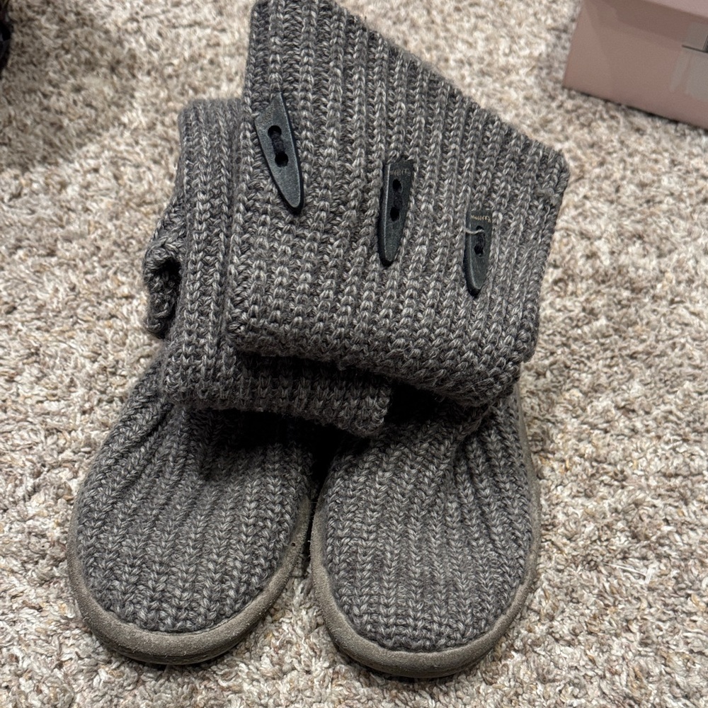 BearPaw Gray Knit Ankle Boots